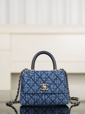 Classic CHANEL Bag: A Stylish and Versatile Choice for Elegance